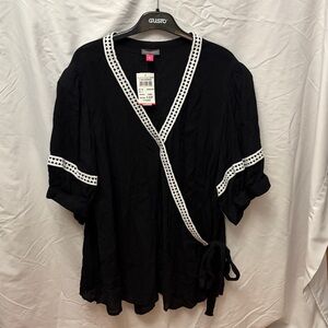 Vince Camuto Black Wrap Top with White Accents, 2X, NWT